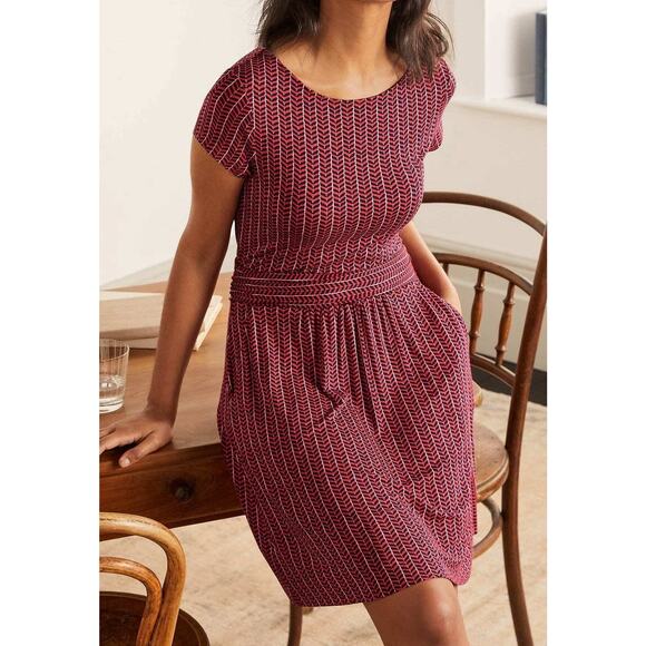 Boden Amelie Jersey Dress Red Chevron Twist Size 6 Short Sleeve Fit & Flare - Picture 1 of 15
